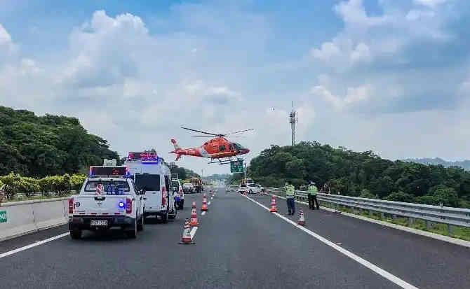 沙雅高速公路汽车救援案例